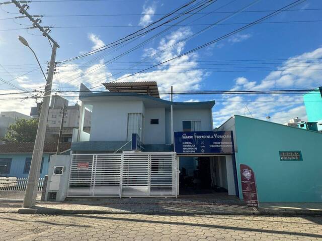 #165 - Casa para Venda em Navegantes - SC