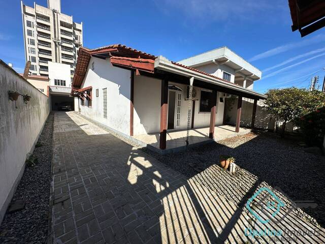 #339 - Casa para Venda em Navegantes - SC