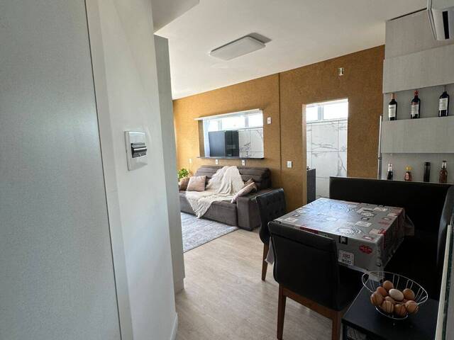 #440 - Apartamento para Venda em Navegantes - SC - 2