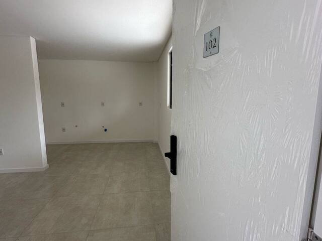 #420 - Apartamento para Venda em Navegantes - SC - 2