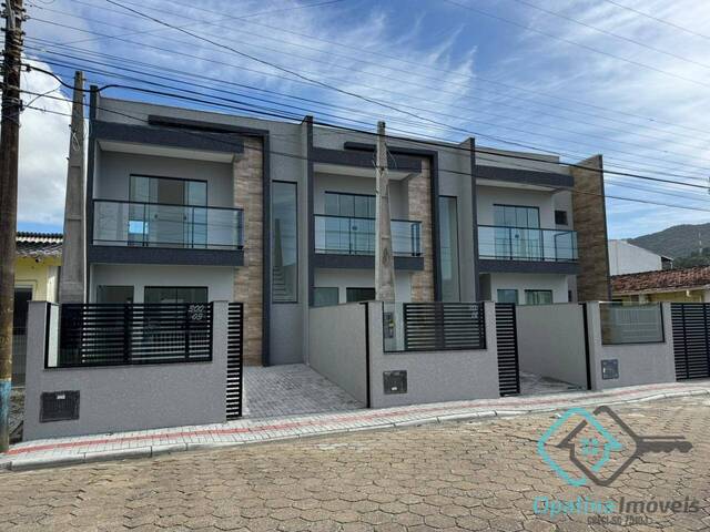 #502 - Casa para Venda em Navegantes - SC