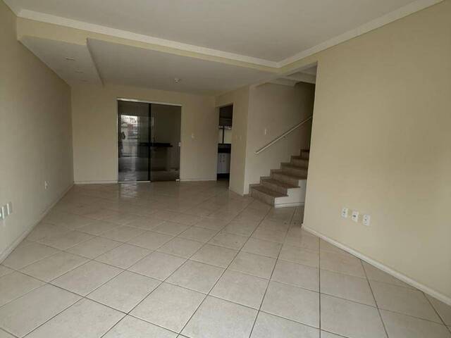 #525 - Casa para Venda em Navegantes - SC