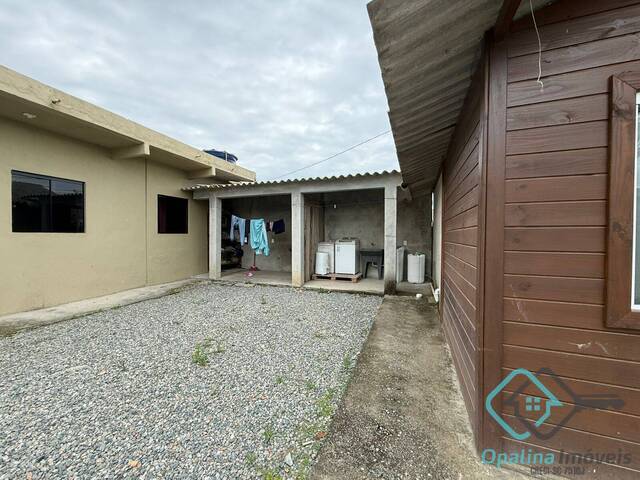 #571 - Casa para Venda em Navegantes - SC