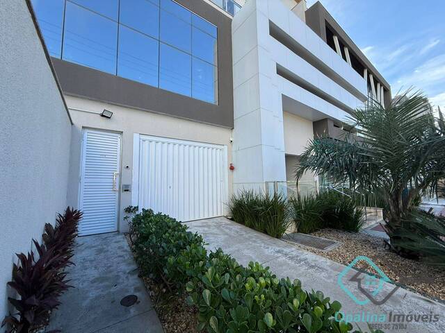 #610 - Apartamento para Locação em Navegantes - SC